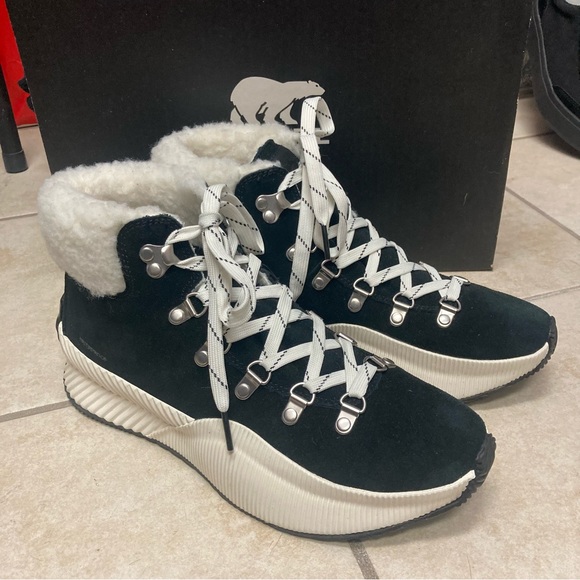 Sorel OUT N ABOUT™ III CONQUEST BOOT. Black & White. Size 9. New in Box. - Picture 8 of 16